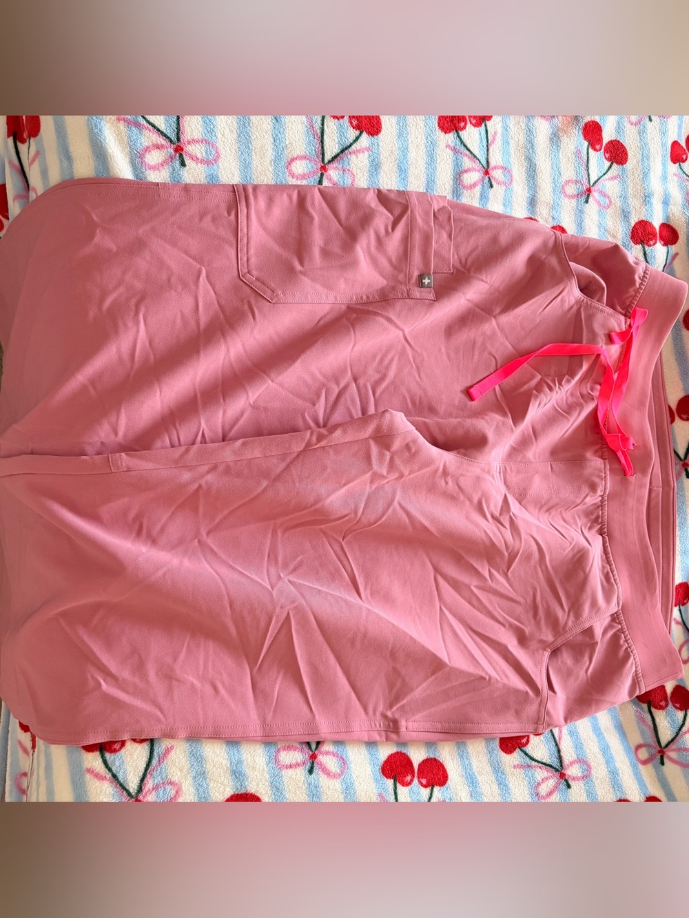 Figs chalk pink Kade cargos
